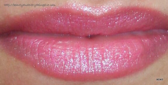 Revlon Carnation (025) ColorBurst Lipstick Revlon Carnation (025) ColorBurst Lipstick