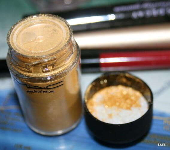 MAC lemon gold pigment